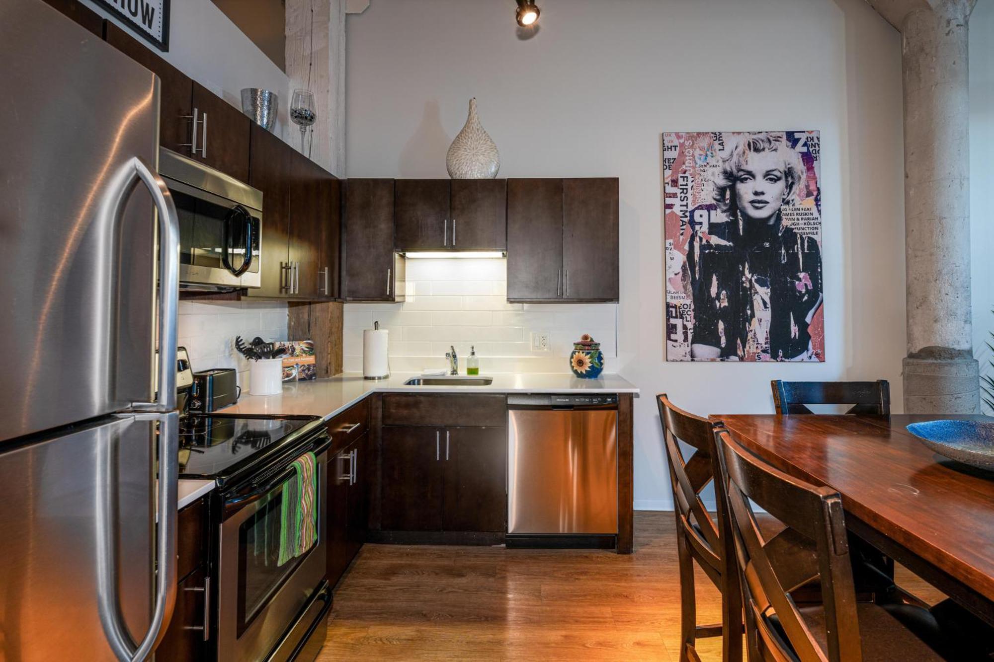 Luxery Stay Chicago - Themed Units! Close To Downtown, Mccormick Place & Wintrust Arena 外观 照片