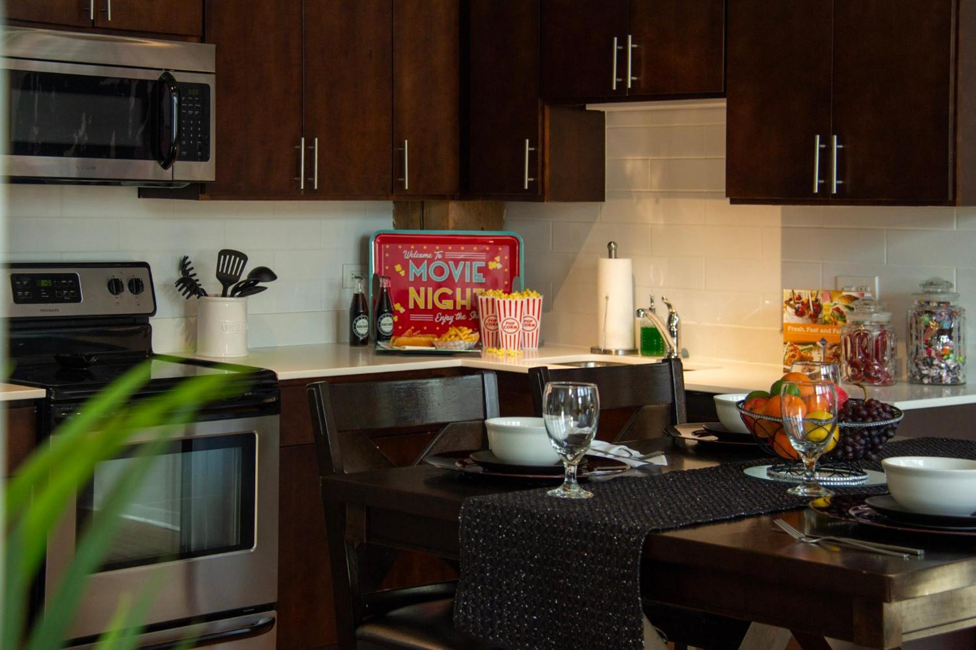 Luxery Stay Chicago - Themed Units! Close To Downtown, Mccormick Place & Wintrust Arena 外观 照片